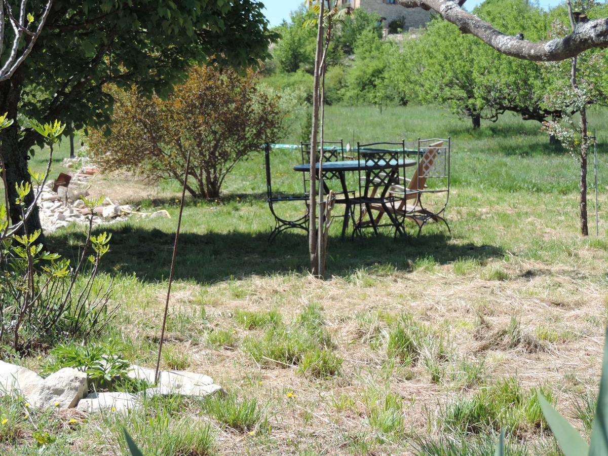 Le Jas De Peguier Bed & Breakfast Chateauneuf-Val-Saint-Donat Exterior photo